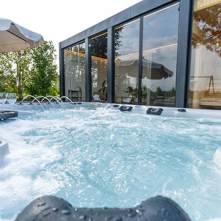 Agriturismo Colle Dei Pivi Ponti sul Mincio Bagian luar foto