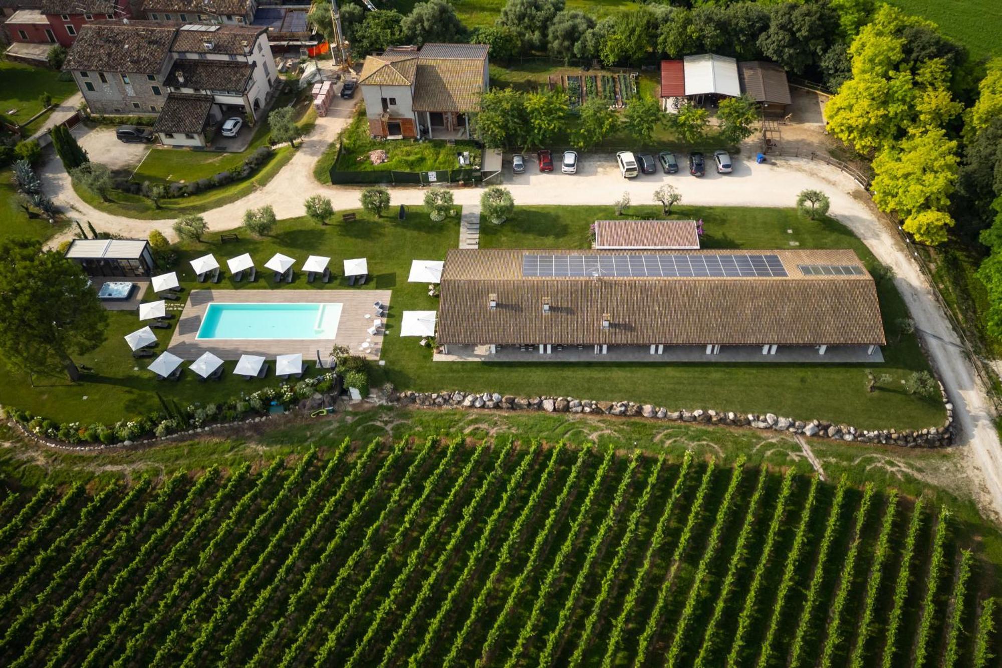 Agriturismo Colle Dei Pivi Ponti sul Mincio Bagian luar foto