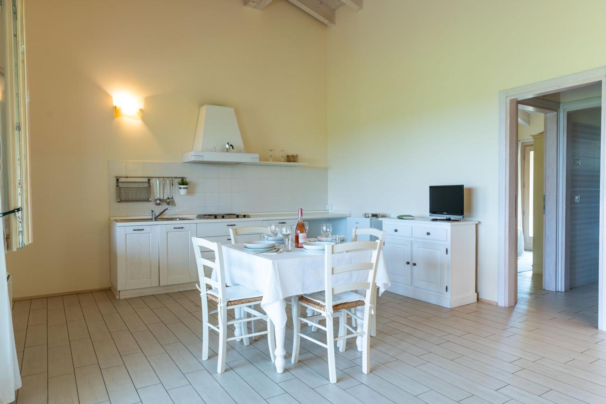 Agriturismo Colle Dei Pivi Ponti sul Mincio Bagian luar foto