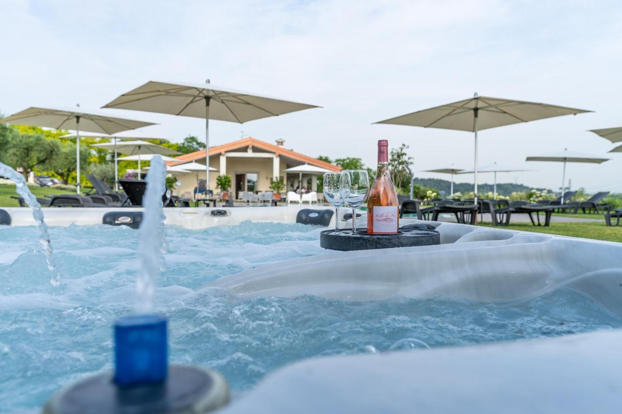 Agriturismo Colle Dei Pivi Ponti sul Mincio Bagian luar foto