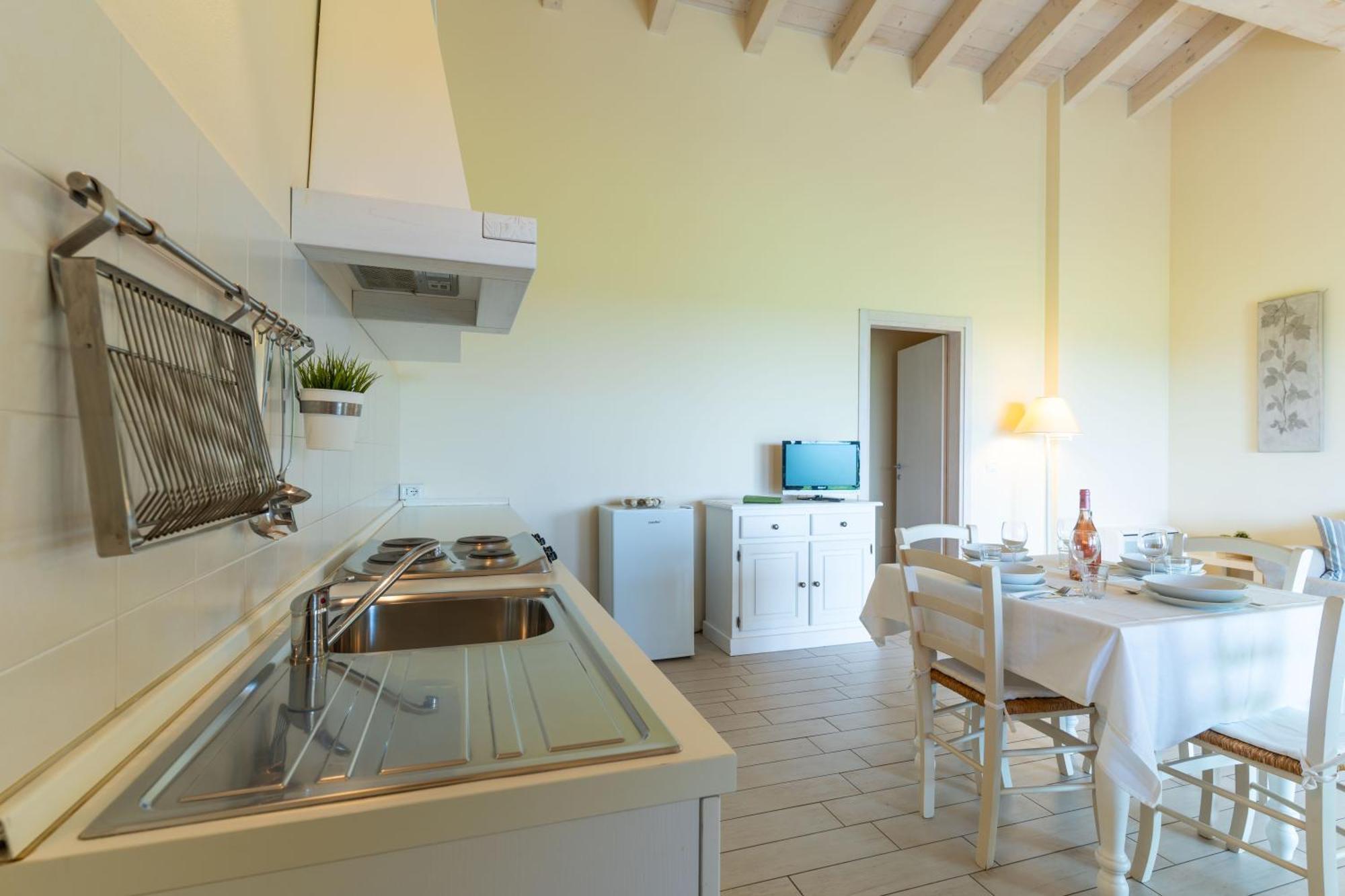 Agriturismo Colle Dei Pivi Ponti sul Mincio Bagian luar foto