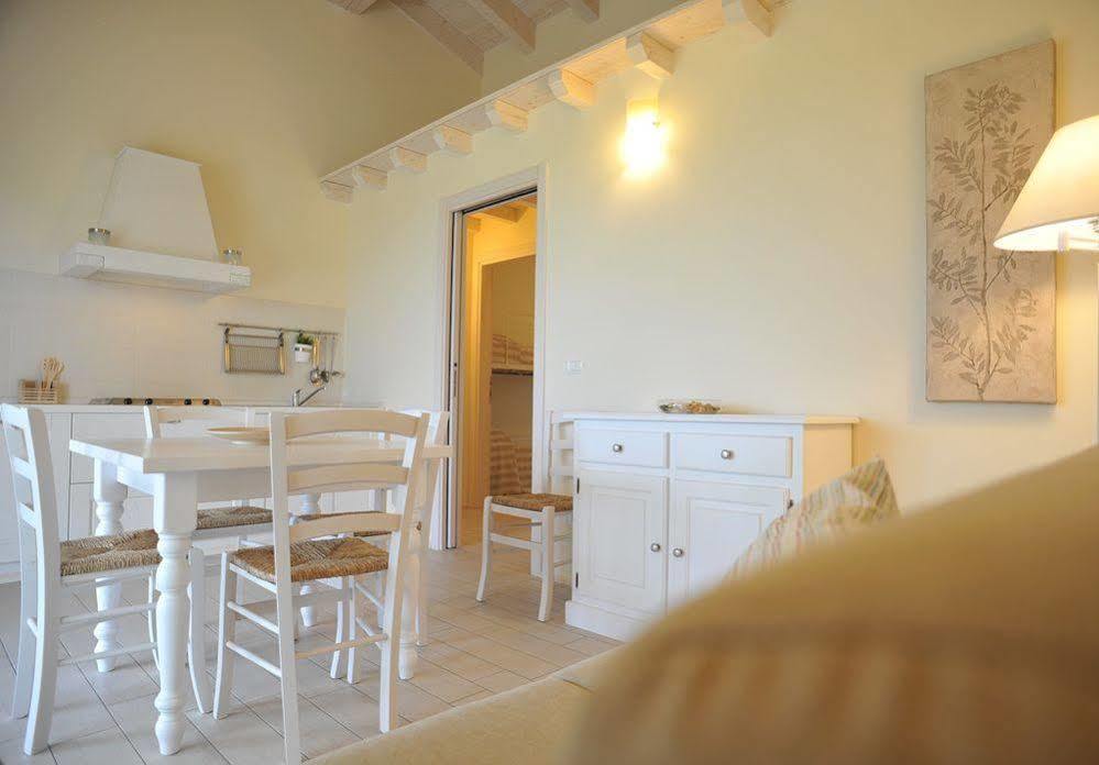 Agriturismo Colle Dei Pivi Ponti sul Mincio Bagian luar foto