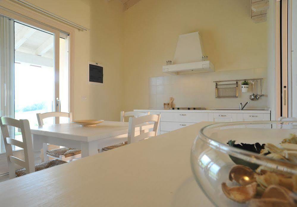 Agriturismo Colle Dei Pivi Ponti sul Mincio Bagian luar foto