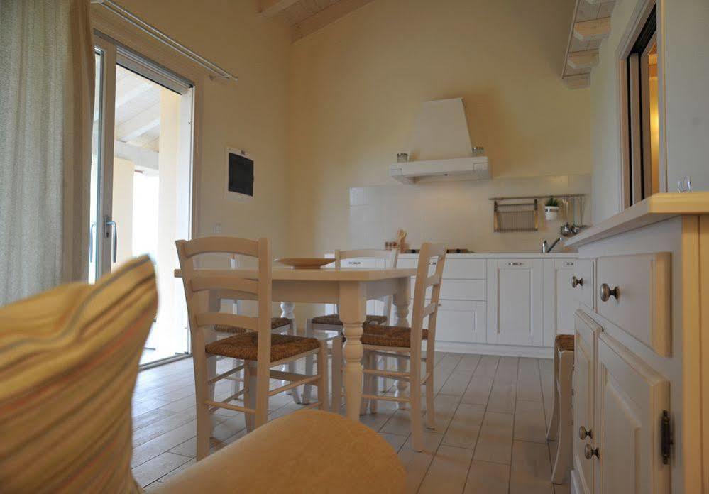 Agriturismo Colle Dei Pivi Ponti sul Mincio Bagian luar foto