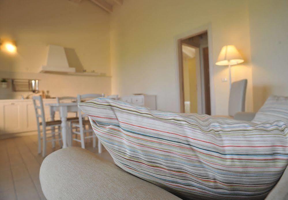 Agriturismo Colle Dei Pivi Ponti sul Mincio Bagian luar foto