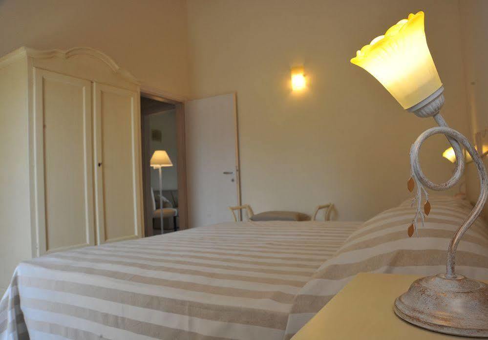 Agriturismo Colle Dei Pivi Ponti sul Mincio Bagian luar foto