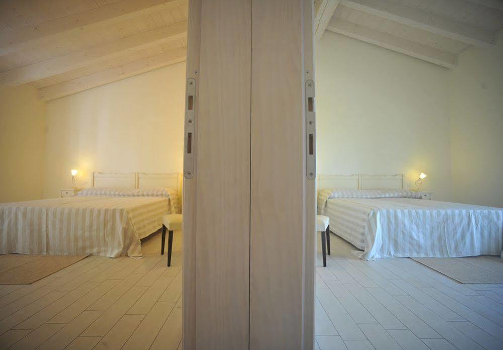Agriturismo Colle Dei Pivi Ponti sul Mincio Bagian luar foto